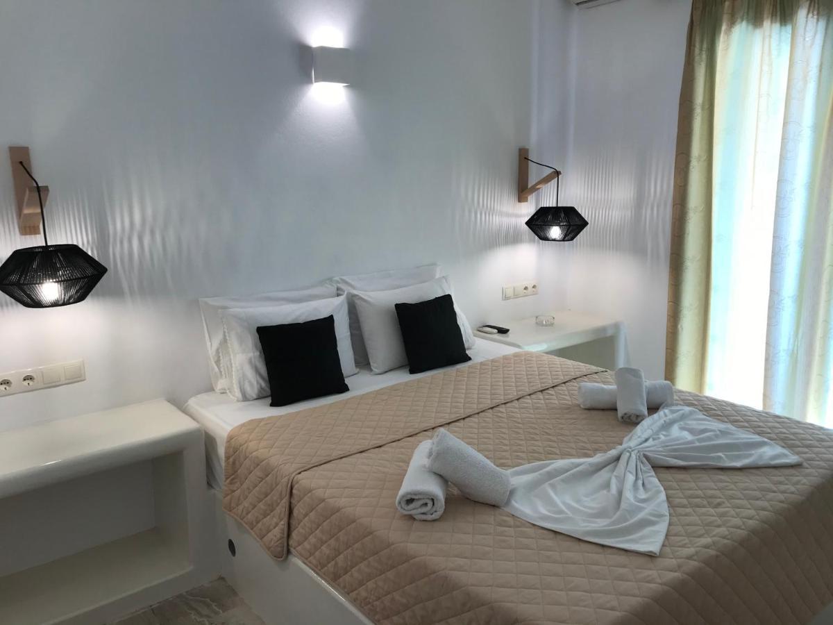 Vassiliki Rooms Parikia  Exterior photo