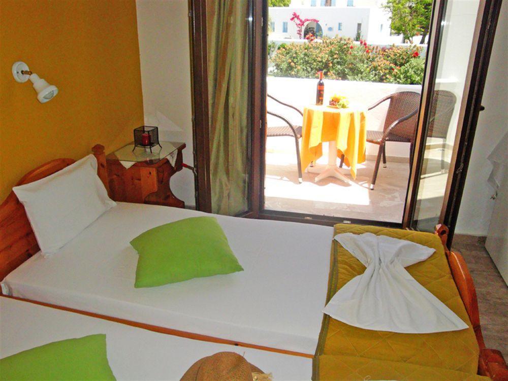 Vassiliki Rooms Parikia  Exterior photo